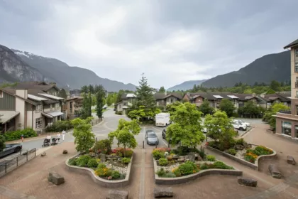 320 1211 Village Green Way, Squamish, BC, Squamish — Apartment/Condo for sale