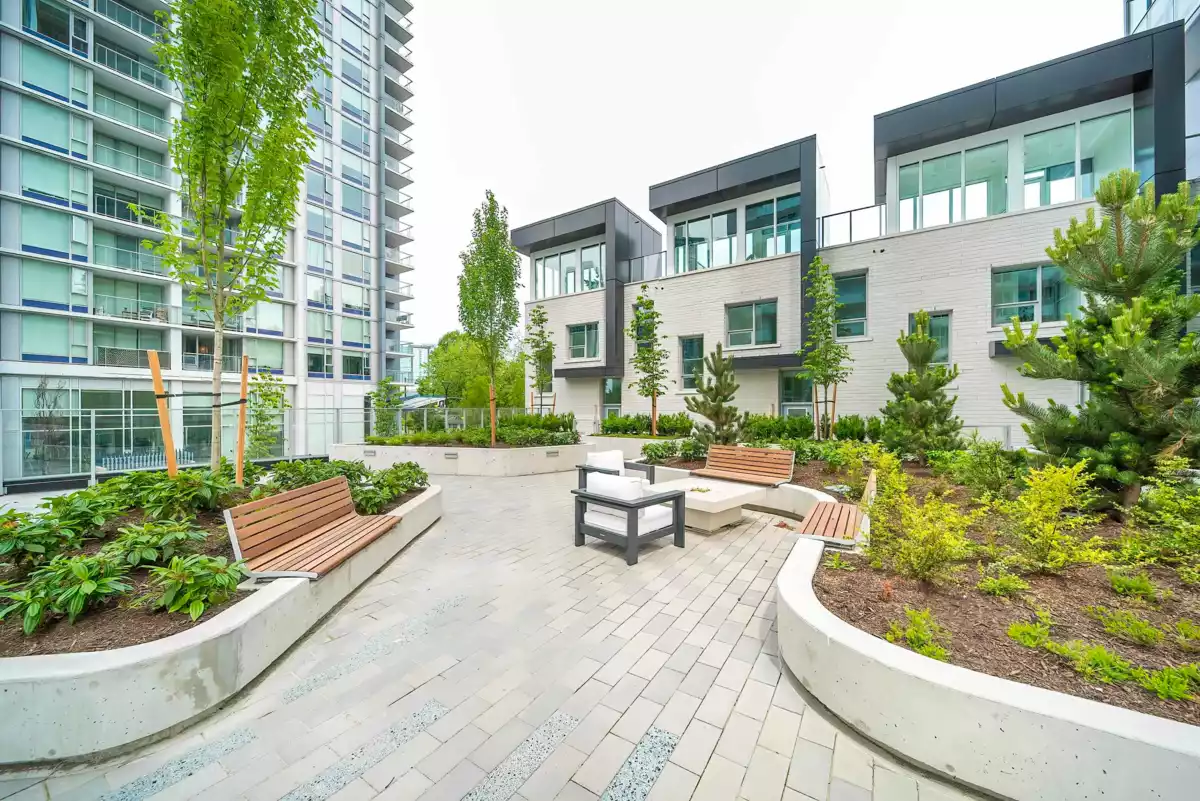 Family Room Photo of 3301 13768 100 Avenue, Surrey, BC