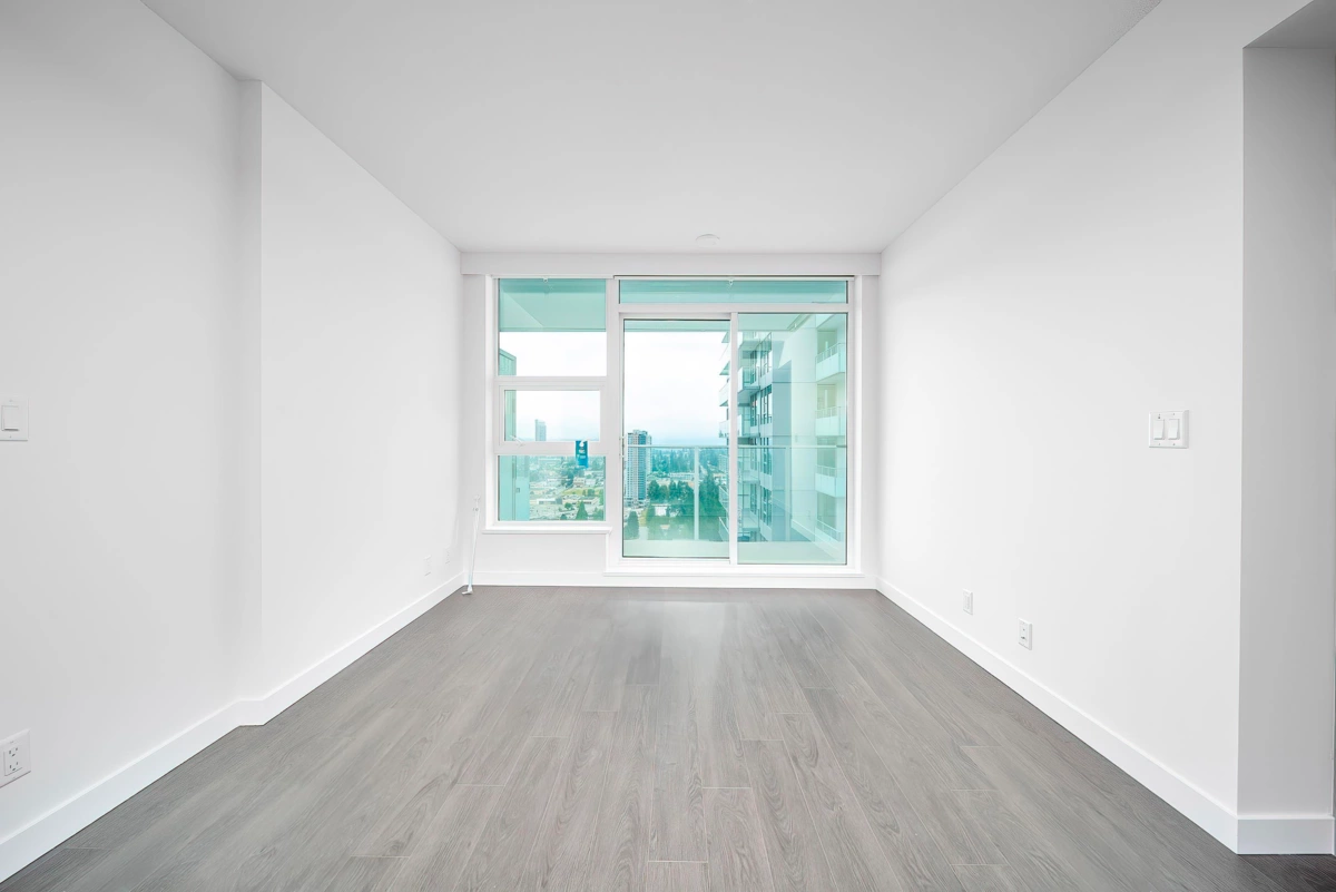 Front Yard Photo of 3301 13768 100 Avenue, Surrey, BC