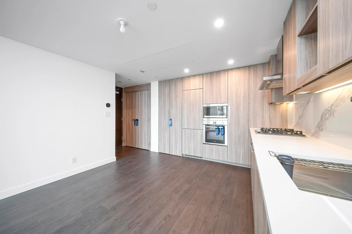 Hot Tub / Spa Photo of 3301 13768 100 Avenue, Surrey, BC