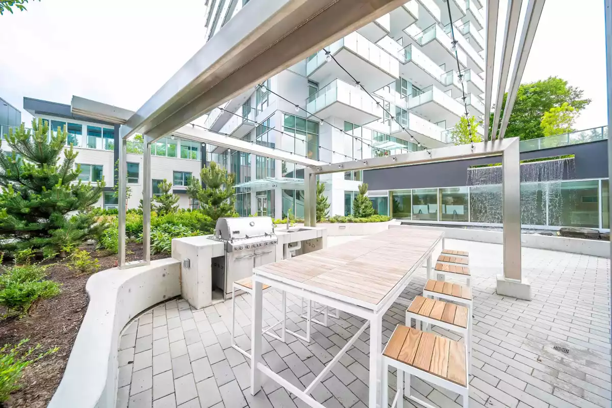 Primary Bathroom Photo of 3301 13768 100 Avenue, Surrey, BC