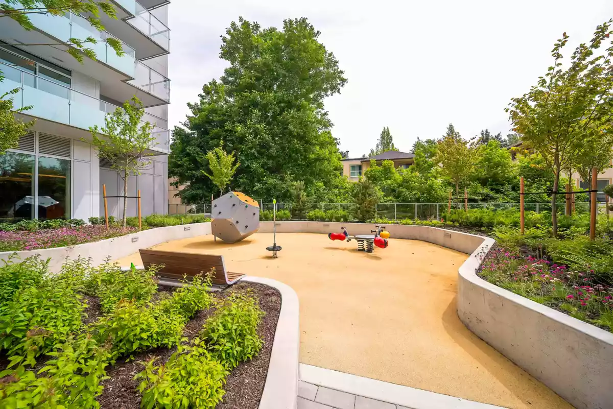 Walk-In Closet Photo of 3301 13768 100 Avenue, Surrey, BC