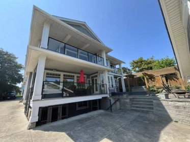 1126 Parker Street, White Rock, BC, White Rock — Single Family Residence for sale
