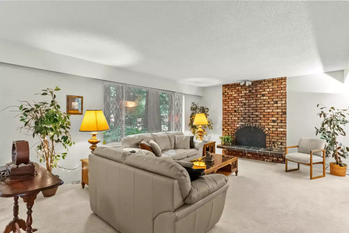 Family Room Photo of 4280 196b Street, Langley, BC