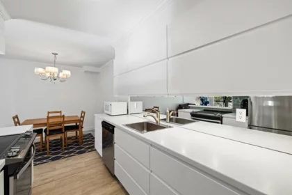 209 5932 Patterson Avenue, Burnaby, BC, Burnaby — Apartment/Condo for sale