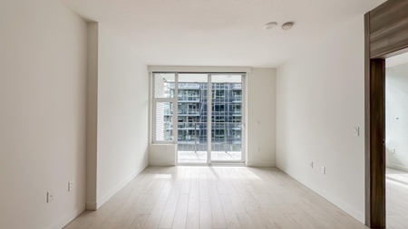 886 8671 Hazelbridge Way, Richmond, BC