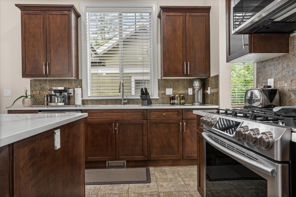 Primary Bathroom Photo of 5948 Matsqui Street, Chilliwack, BC