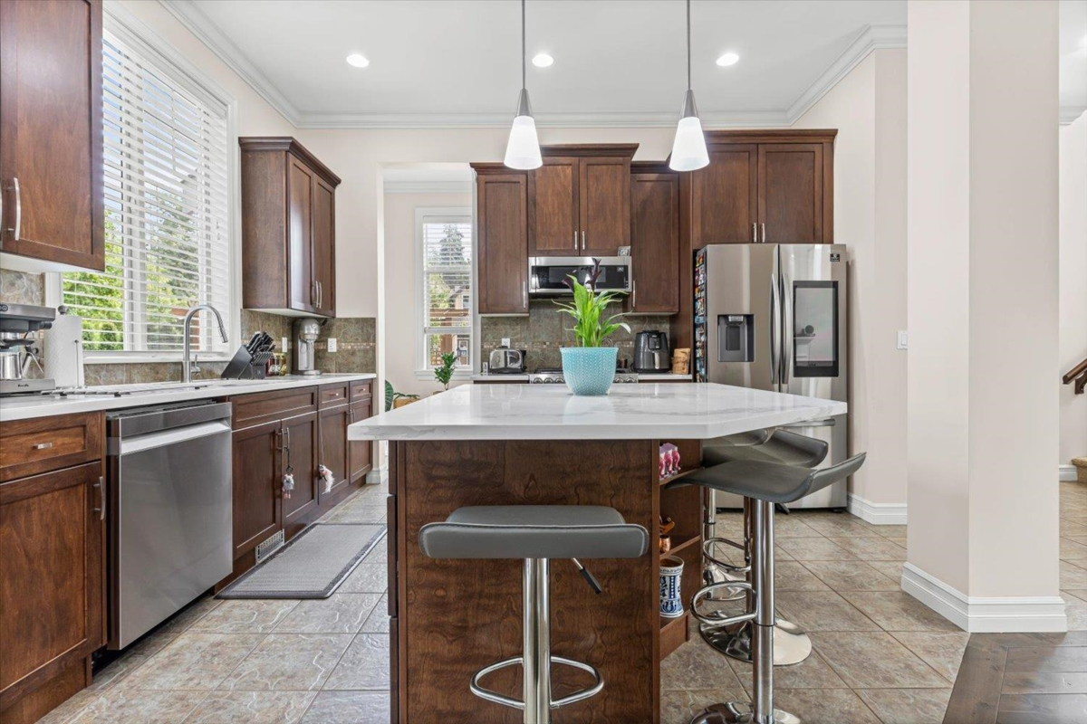 Primary Bedroom Photo of 5948 Matsqui Street, Chilliwack, BC