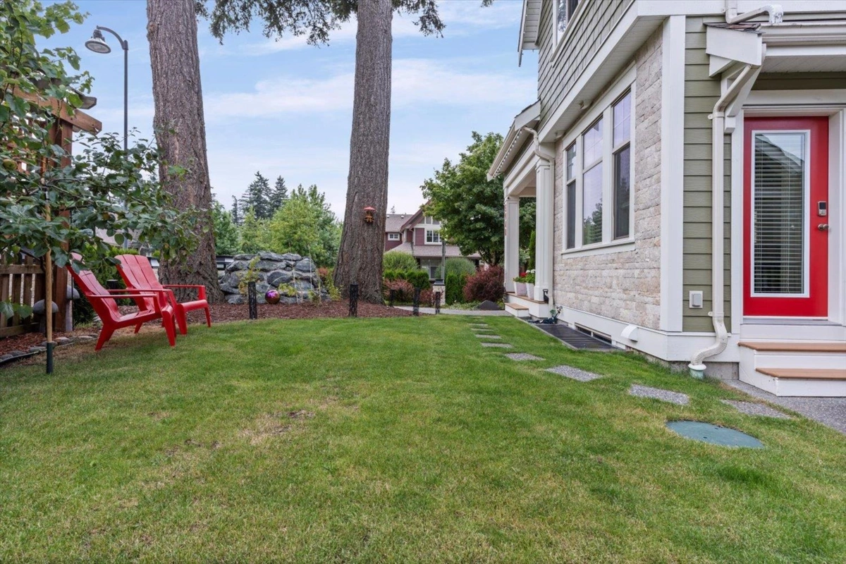 Swimming Pool Photo of 5948 Matsqui Street, Chilliwack, BC