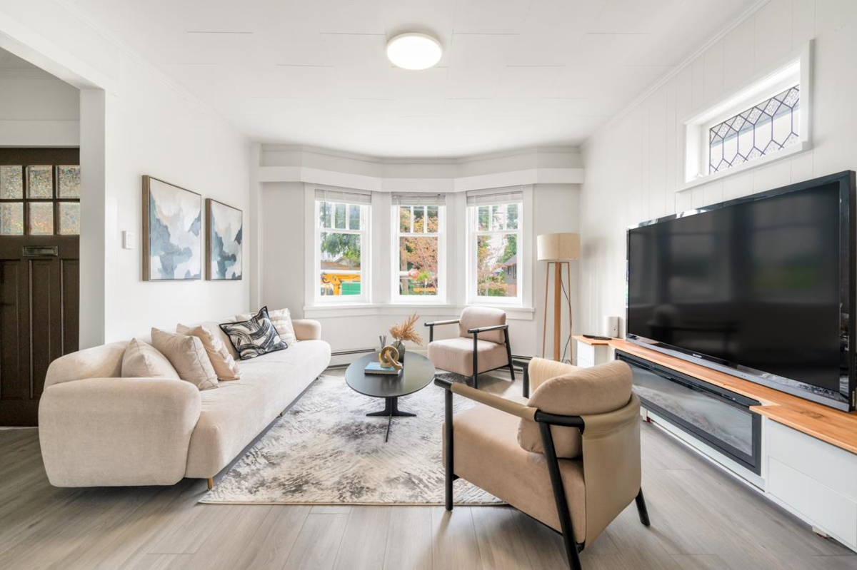 Dining Area Photo of 801 London Street, New Westminster, BC