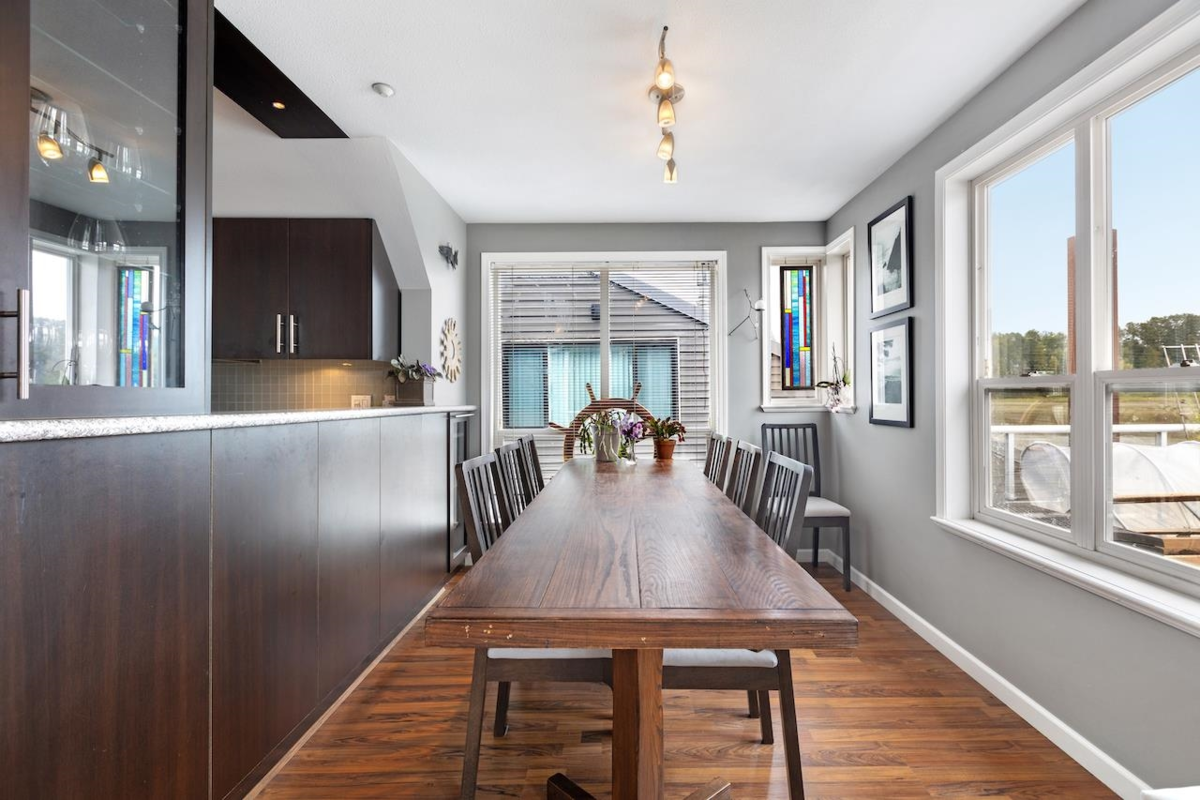 Dining Area Photo of 4 800 South Dyke Road, New Westminster, BC