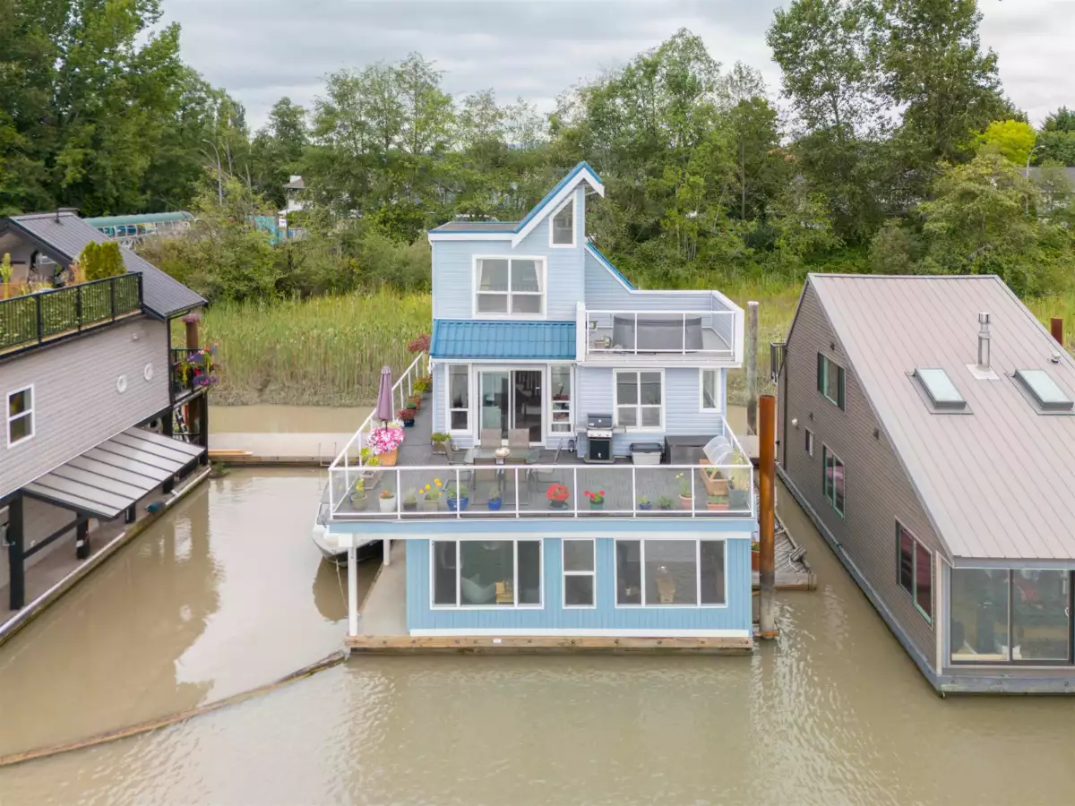 Exterior Rear Photo of 4 800 South Dyke Road, New Westminster, BC