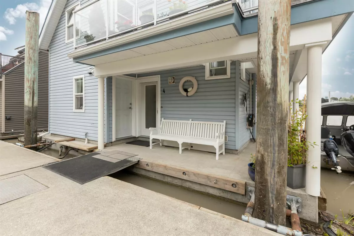 Garden / Landscaping Photo of 4 800 South Dyke Road, New Westminster, BC