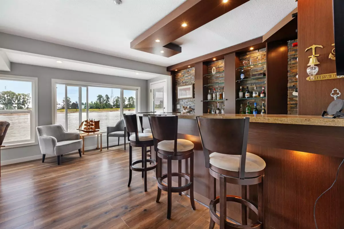 Guest Bathroom Photo of 4 800 South Dyke Road, New Westminster, BC