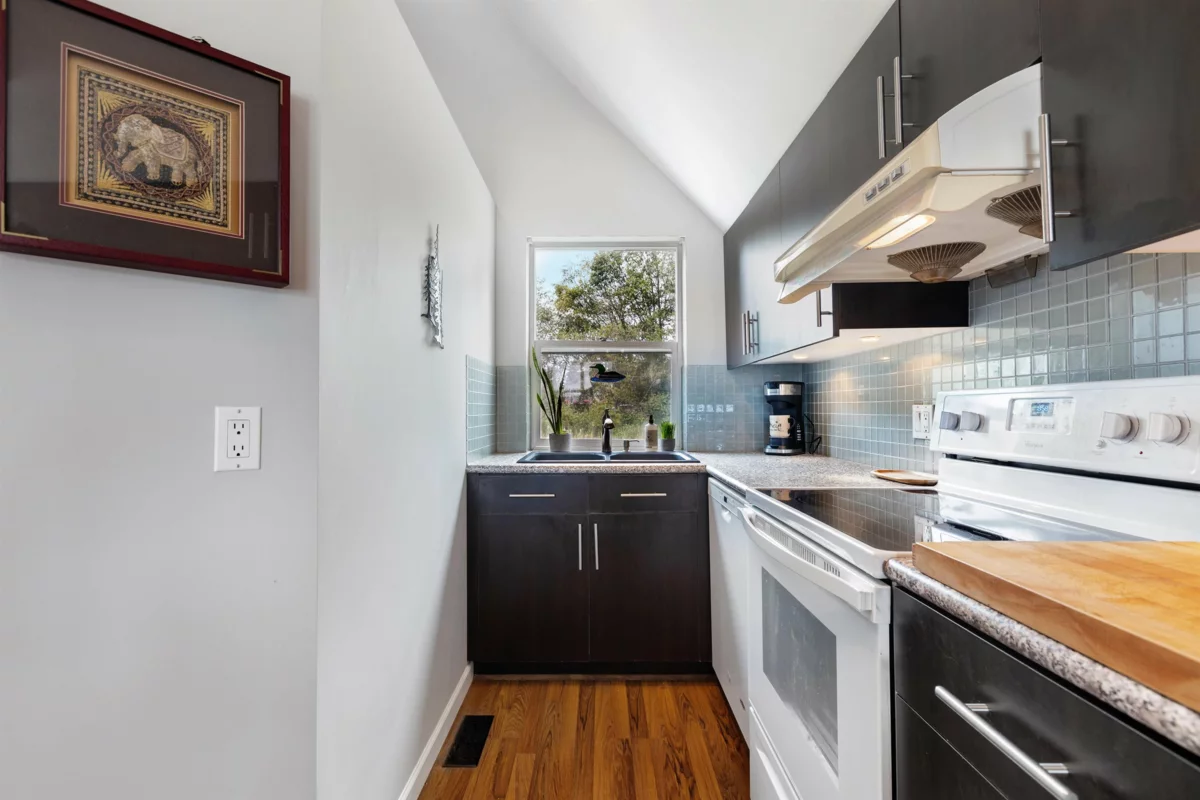 Pantry Photo of 4 800 South Dyke Road, New Westminster, BC