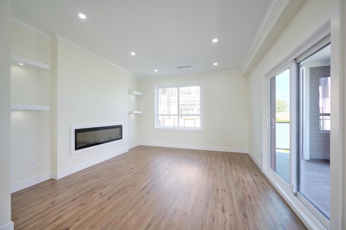 Dining Area Photo of 25 1115 Roma Avenue, New Westminster, BC