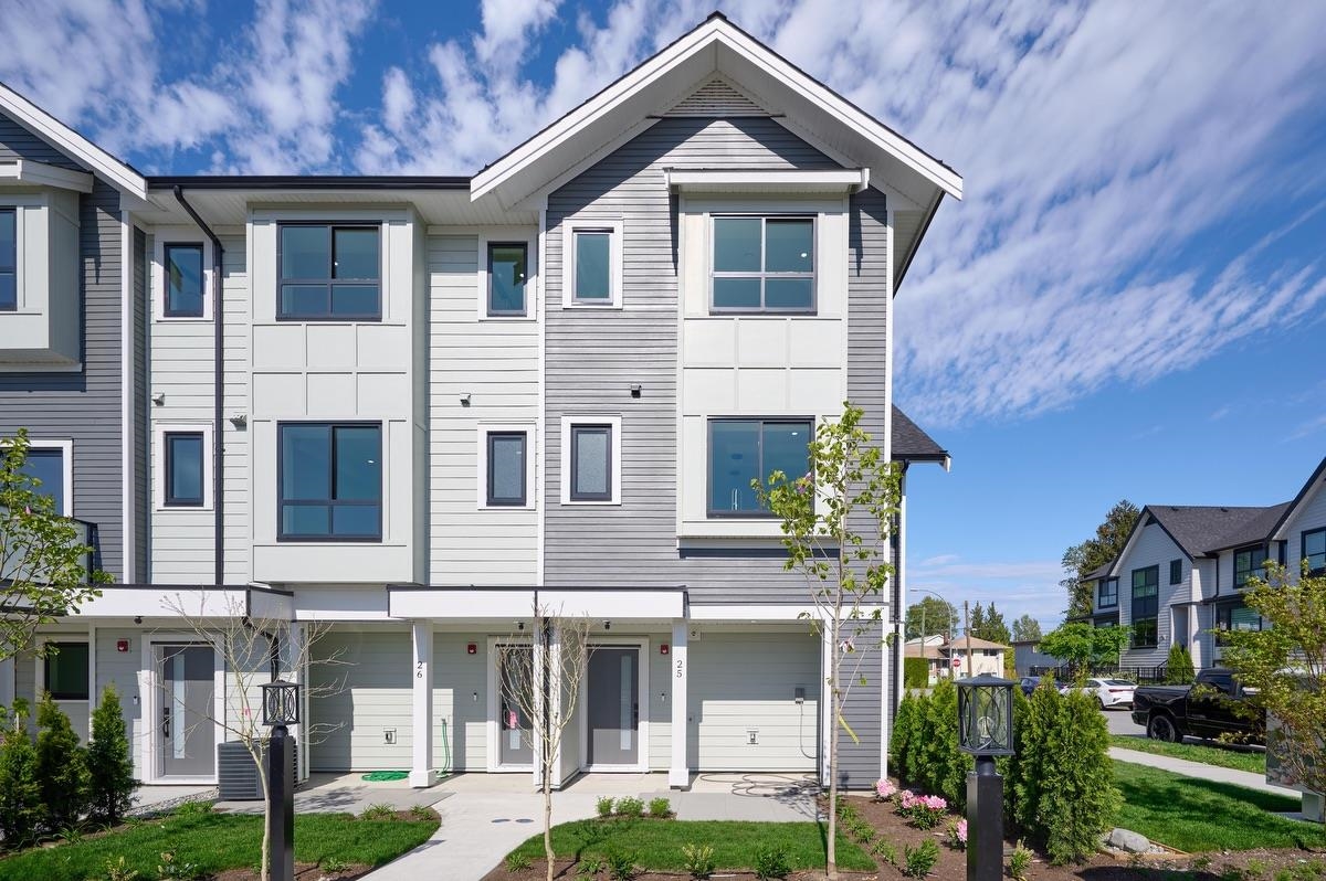 Family Room Photo of 25 1115 Roma Avenue, New Westminster, BC