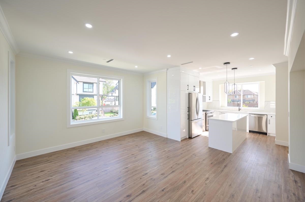 Laundry Room Photo of 25 1115 Roma Avenue, New Westminster, BC