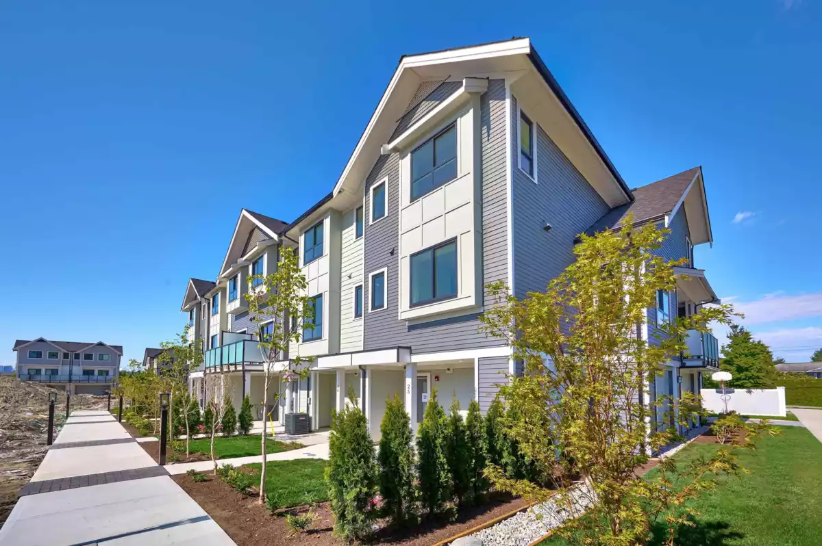 Living Room Photo of 25 1115 Roma Avenue, New Westminster, BC