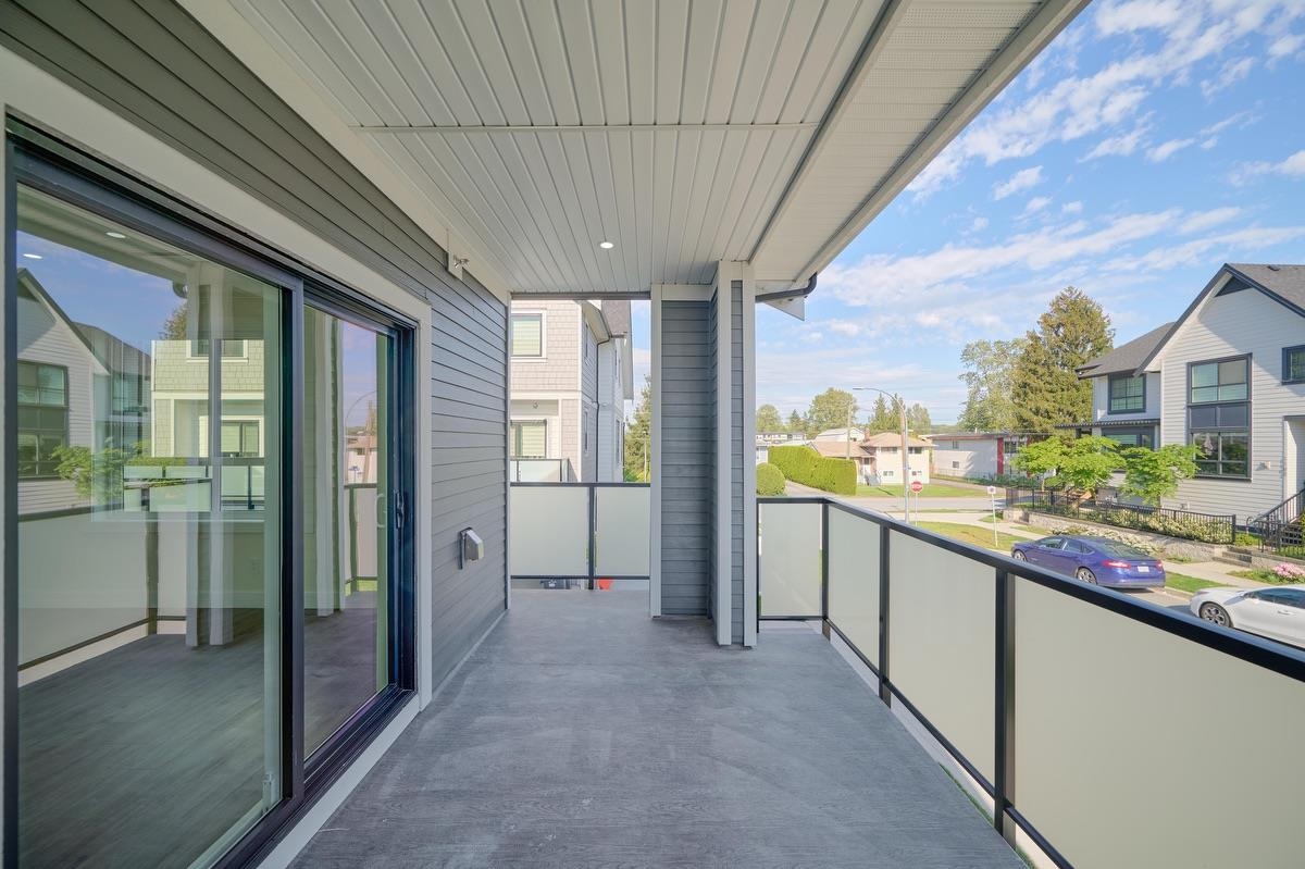 Powder Room Photo of 25 1115 Roma Avenue, New Westminster, BC