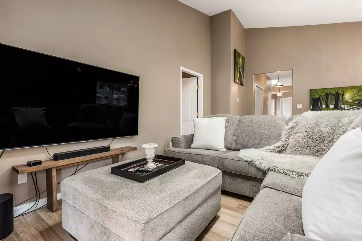 Bedroom 3 Photo of 17 730 Mccombs Drive, Harrison Hot Springs, BC