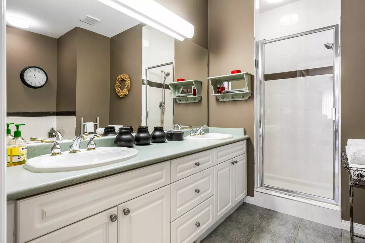 Garage Interior Photo of 17 730 Mccombs Drive, Harrison Hot Springs, BC