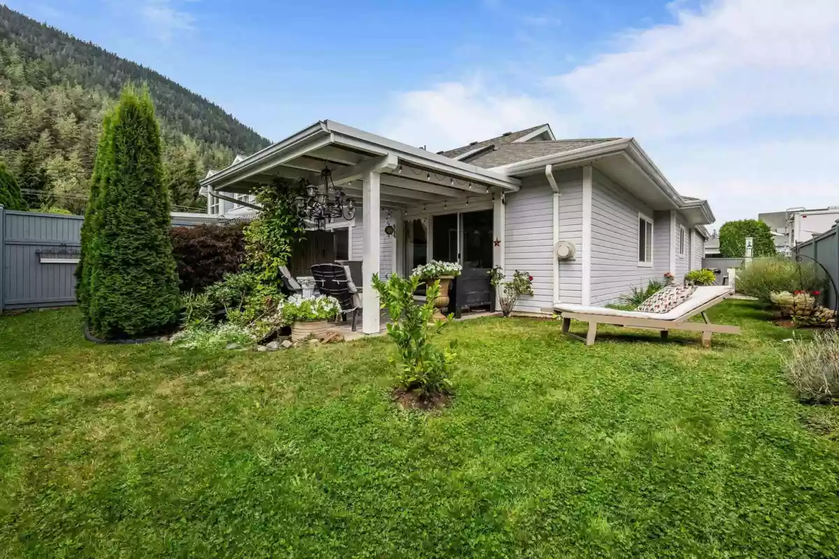 Hot Tub / Spa Photo of 17 730 Mccombs Drive, Harrison Hot Springs, BC