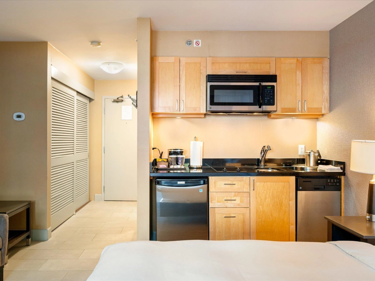 Dining Area Photo of 155 4050 Whistler Way, Whistler, BC