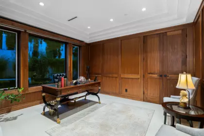 Entry Foyer Photo of 1522 Chartwell Drive, West Vancouver, BC