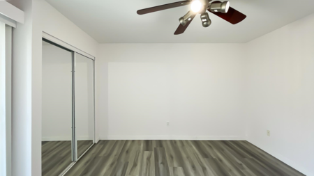 Guest Bathroom Photo of 416 1945 Woodway Place, Burnaby, BC
