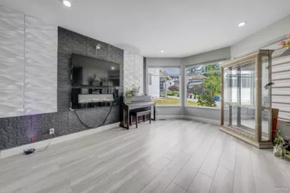 Breakfast Nook Photo of 6841 142a Street, Surrey, BC