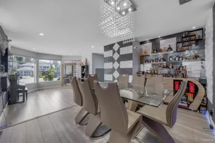 6841 142a Street, Surrey, BC, East Newton — 3 bed single family residence for sale