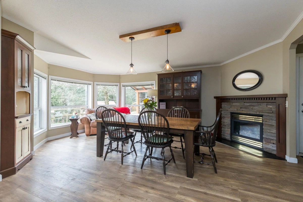 Breakfast Nook Photo of 48522 Elk View Road, Chilliwack, BC
