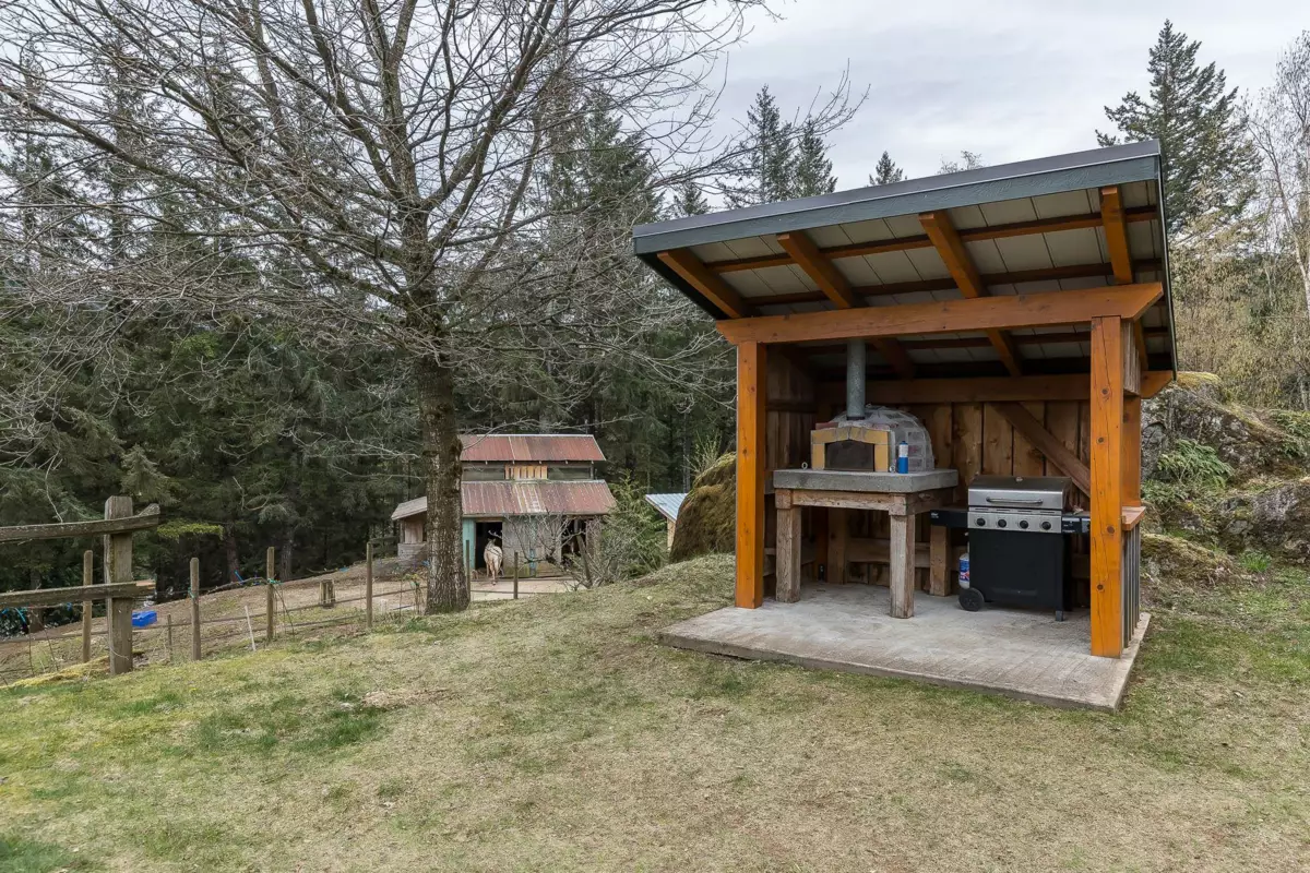 Laundry Room Photo of 48522 Elk View Road, Chilliwack, BC