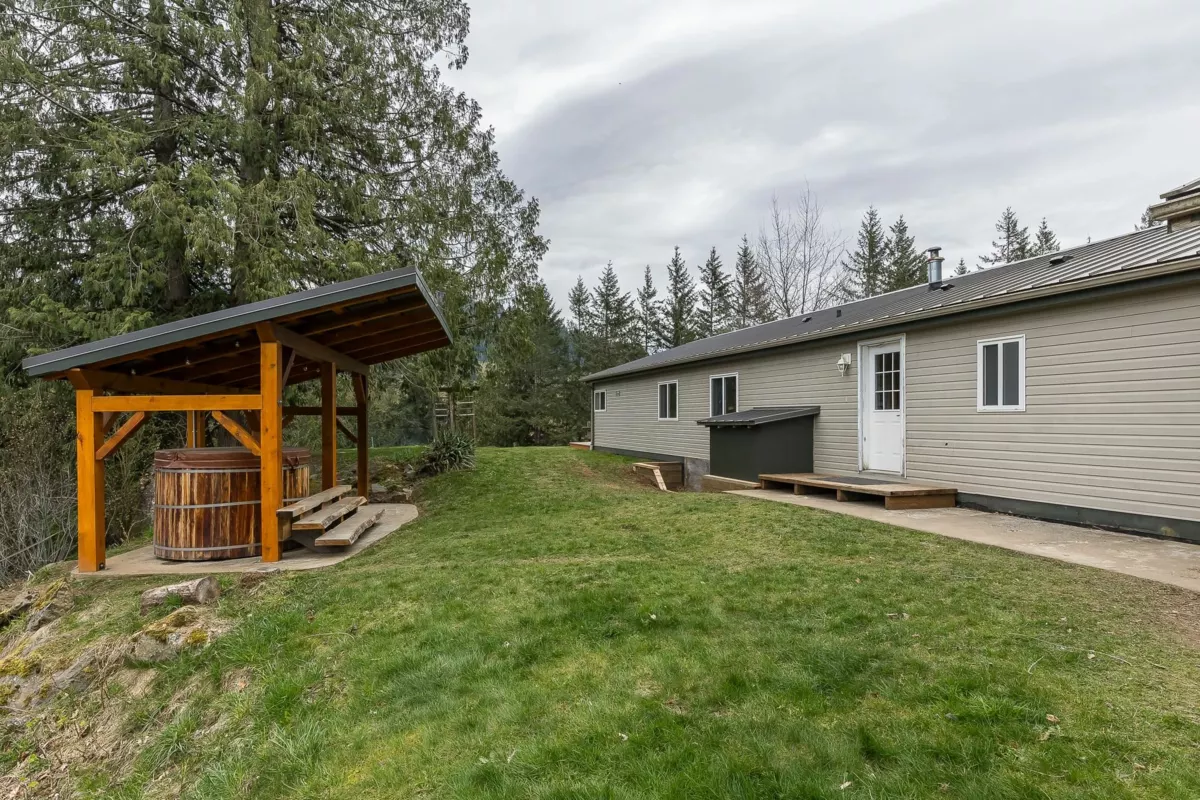 Mudroom Photo of 48522 Elk View Road, Chilliwack, BC