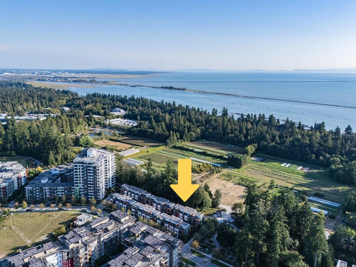 Hot Tub / Spa Photo of 7 3483 Ross Drive, Vancouver, BC