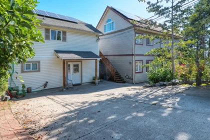 163 Pike Road, Langdale, BC, Langdale — Single Family Residence for sale