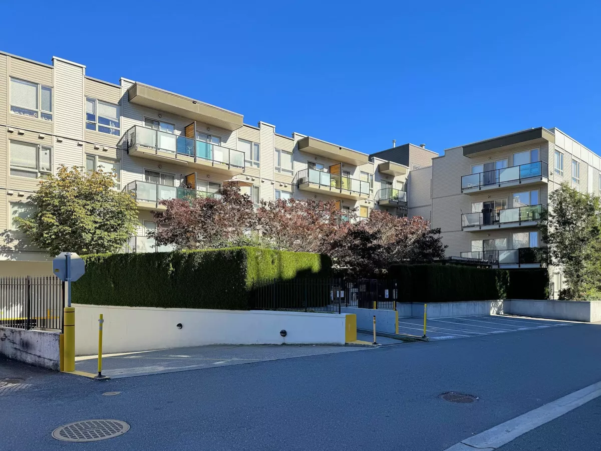 Primary Bedroom Photo of 414 20460 Douglas Crescent, Langley, BC