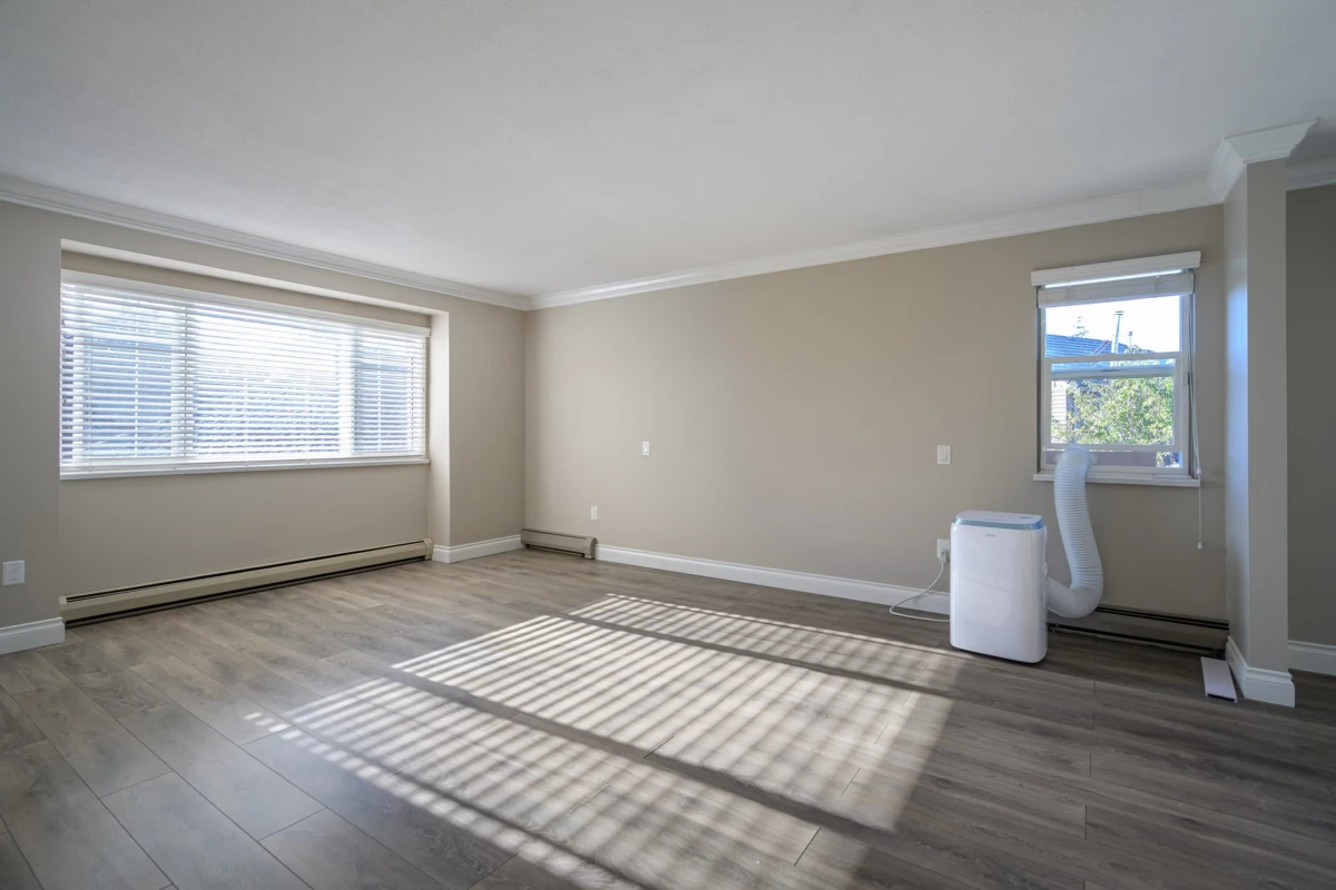 Powder Room Photo of 4430 50a Street, Delta, BC