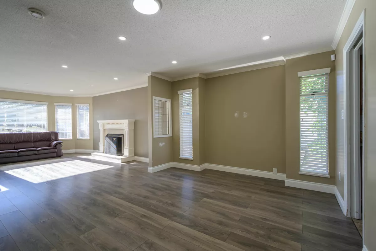 Walk-In Closet Photo of 4430 50a Street, Delta, BC