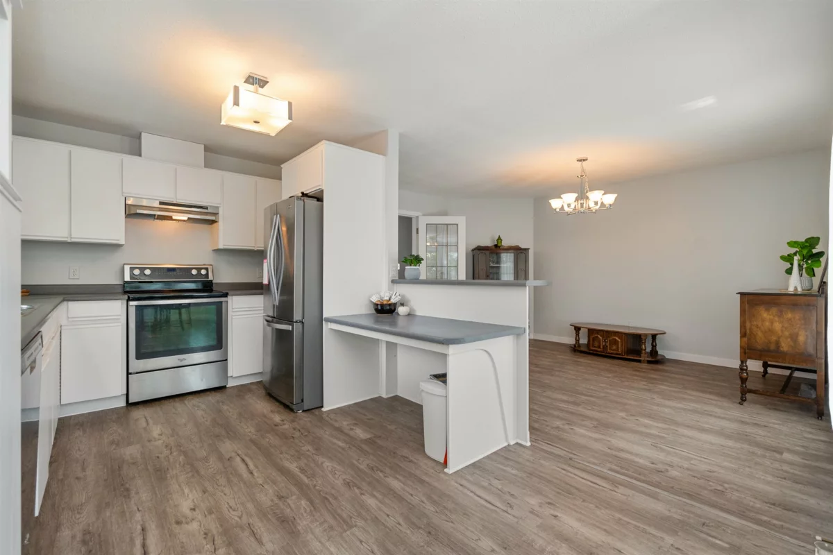 Guest Bathroom Photo of 63740 Rosewood Avenue, Hope, BC