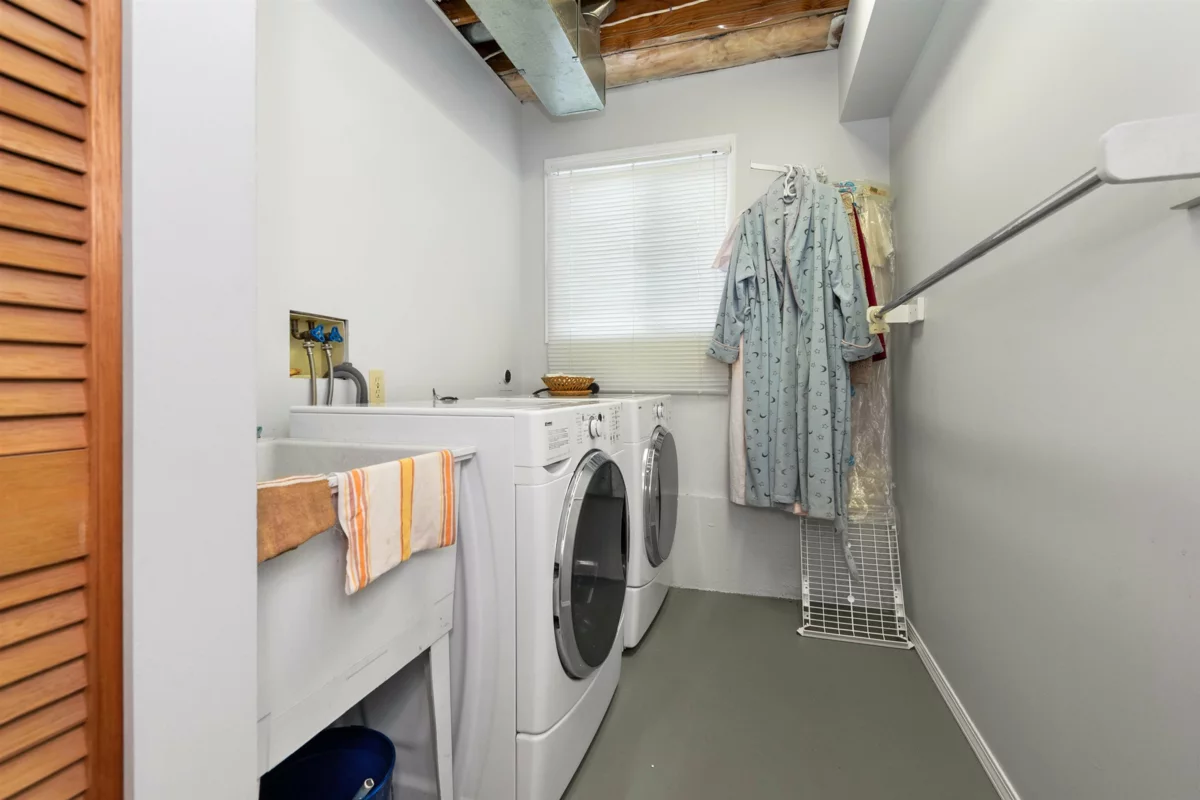 Powder Room Photo of 63740 Rosewood Avenue, Hope, BC