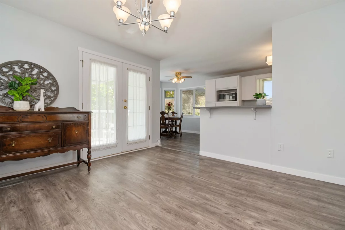 Primary Bedroom Photo of 63740 Rosewood Avenue, Hope, BC