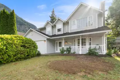 63740 Rosewood Avenue, Hope, BC, Hope — Single Family Residence for sale