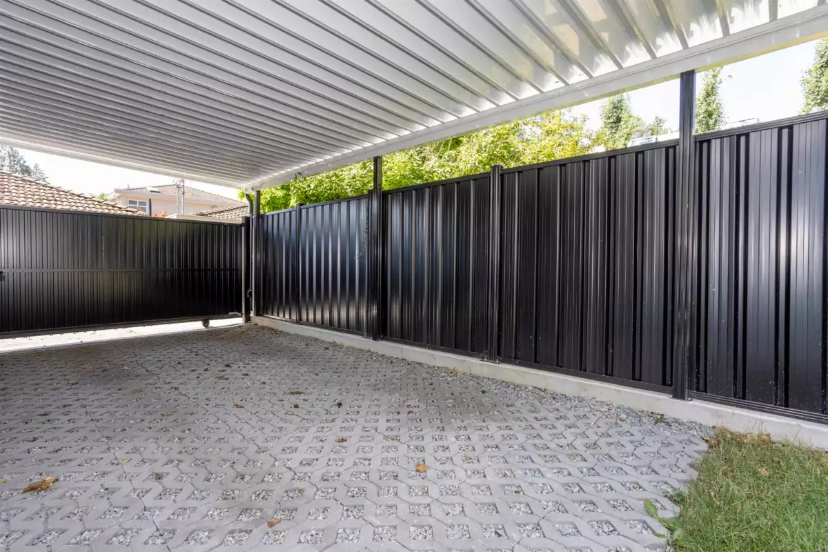 Front Yard Photo of 1470 W 57th Avenue, Vancouver, BC