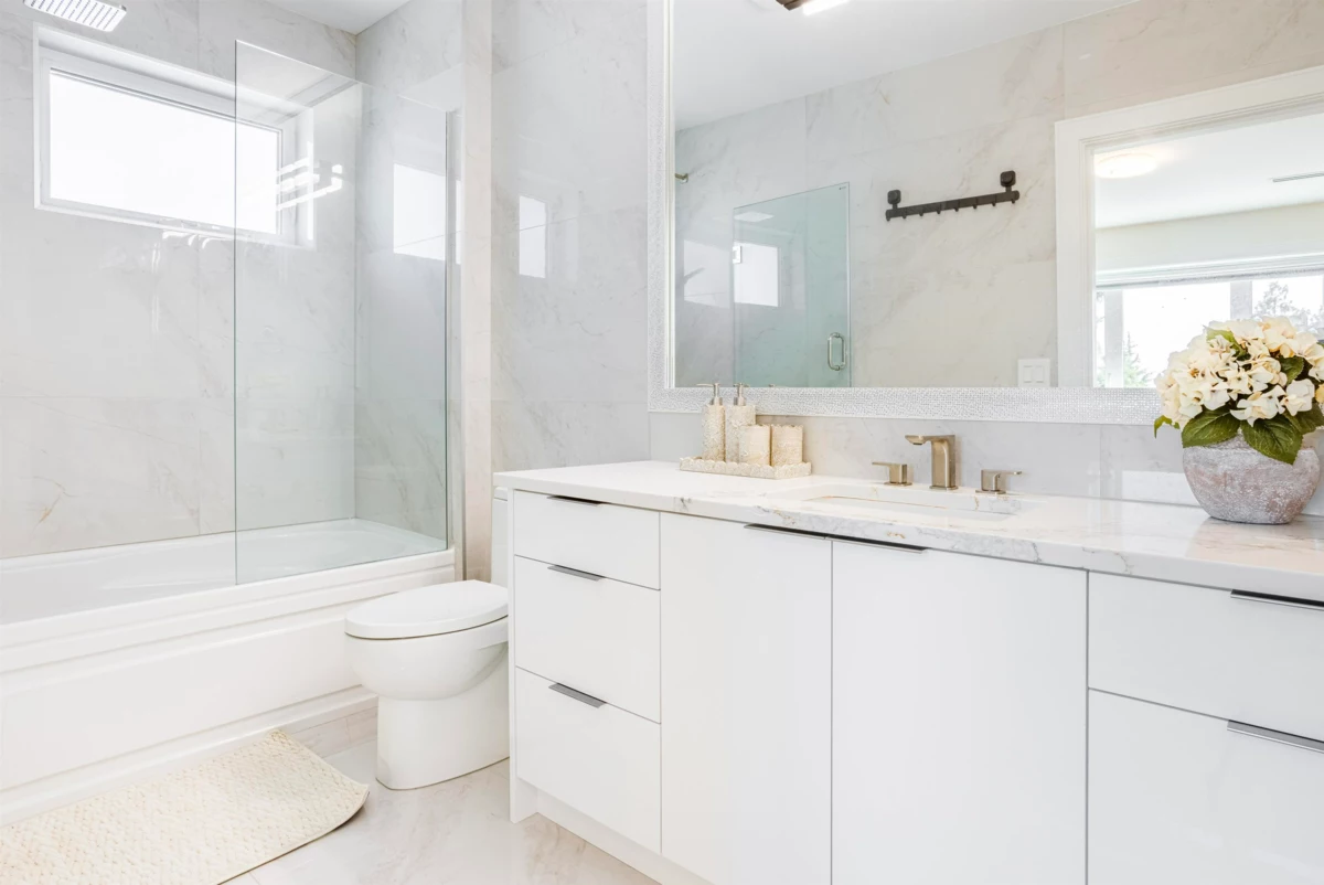 Guest Bathroom Photo of 1470 W 57th Avenue, Vancouver, BC