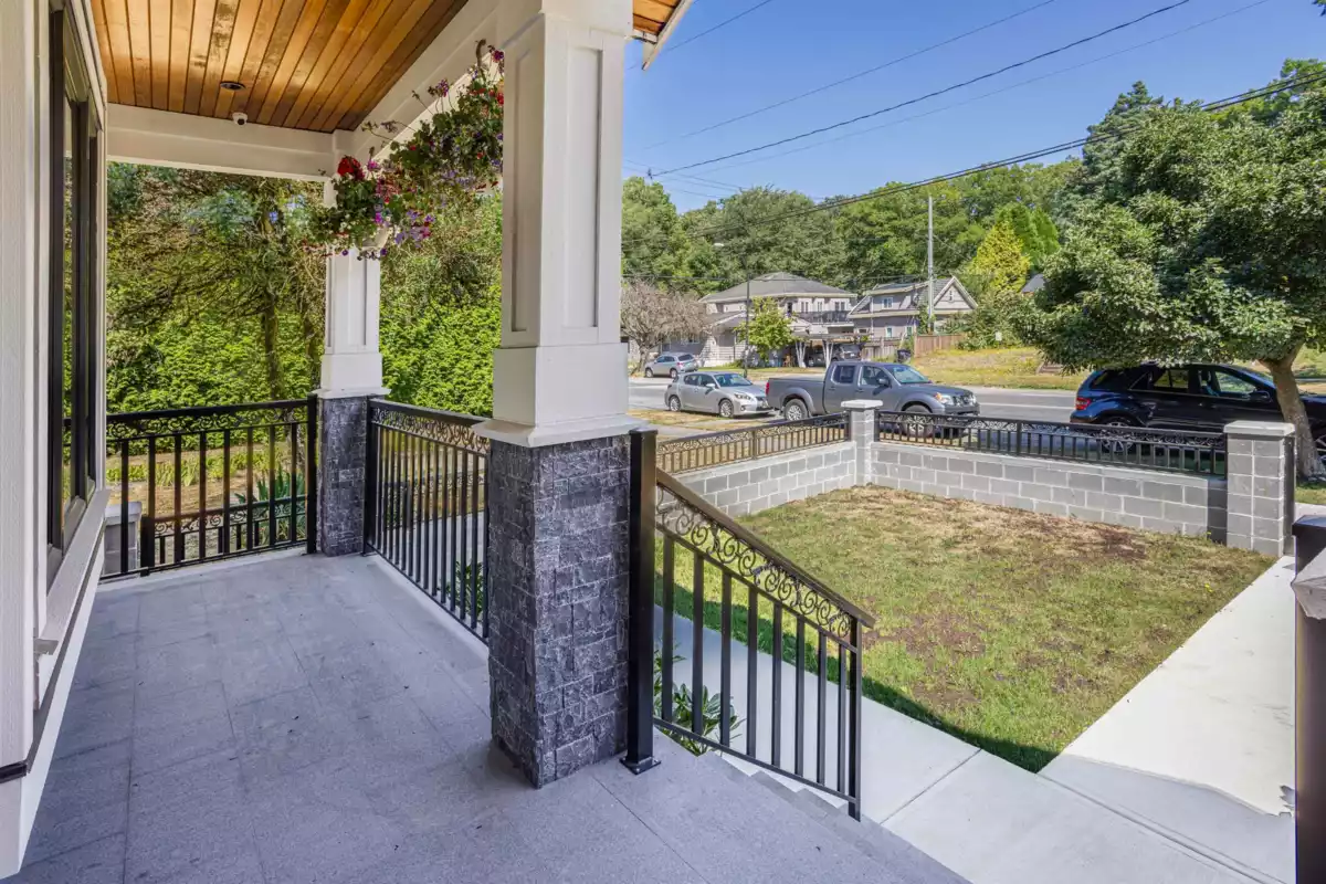 Hallway Photo of 1470 W 57th Avenue, Vancouver, BC
