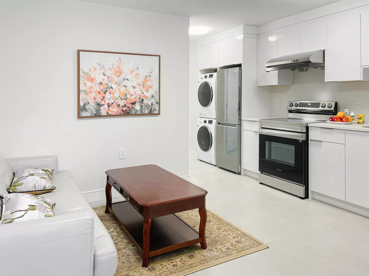 Swimming Pool Photo of 1470 W 57th Avenue, Vancouver, BC