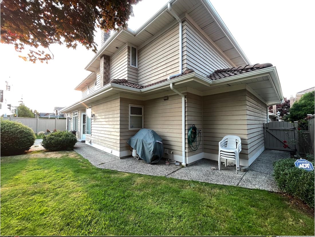 Entry Foyer Photo of 8 6031 Francis Road, Richmond, BC