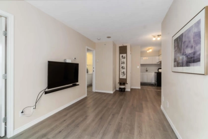 Kitchen Photo of 1307 5911 Alderbridge Way, Richmond, BC